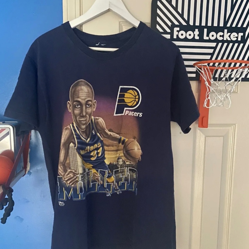 Vintage Reggie Miller t shirt nba basketball pro player 90s Indiana pacers 🏀